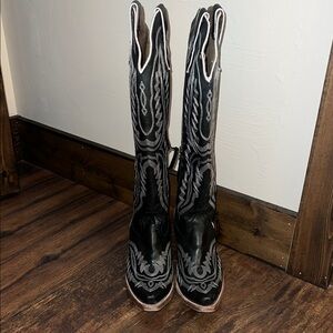 Black Ariat Casanovas